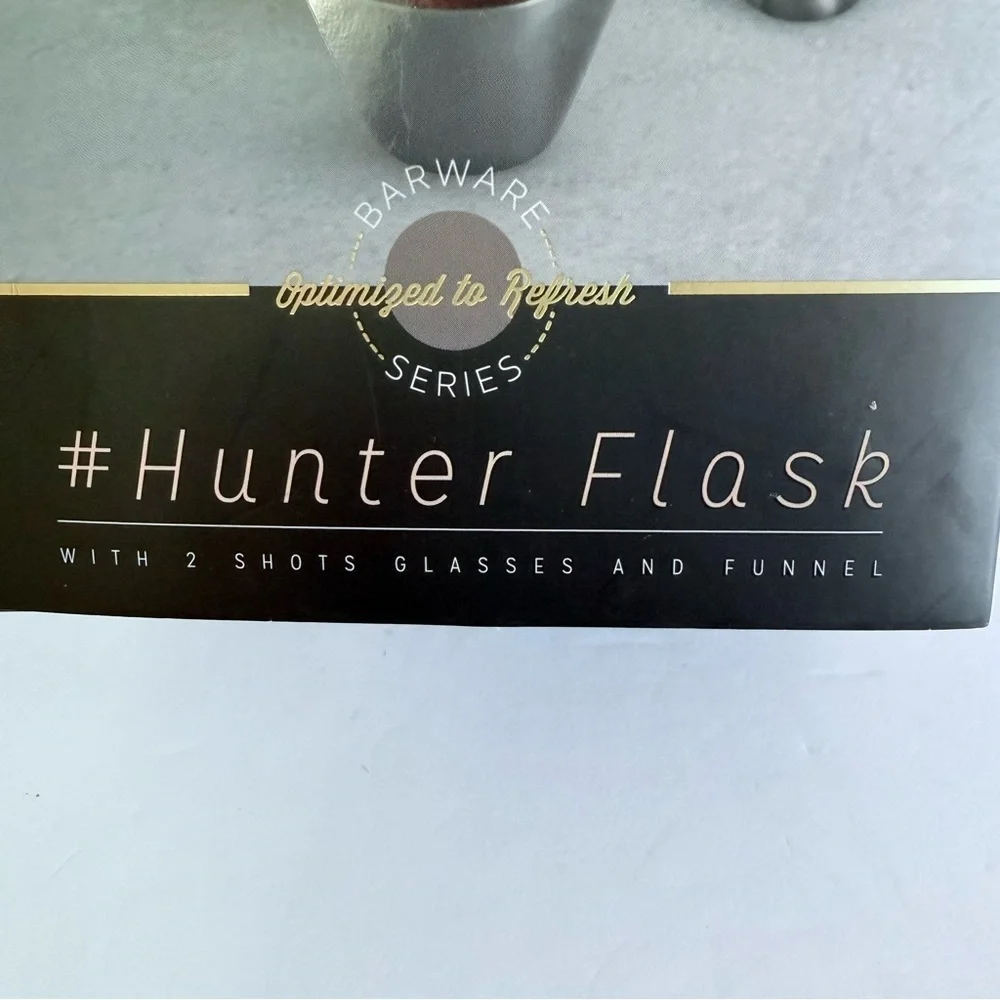 Black Hunter Flask Set with Teo Shot Glasses